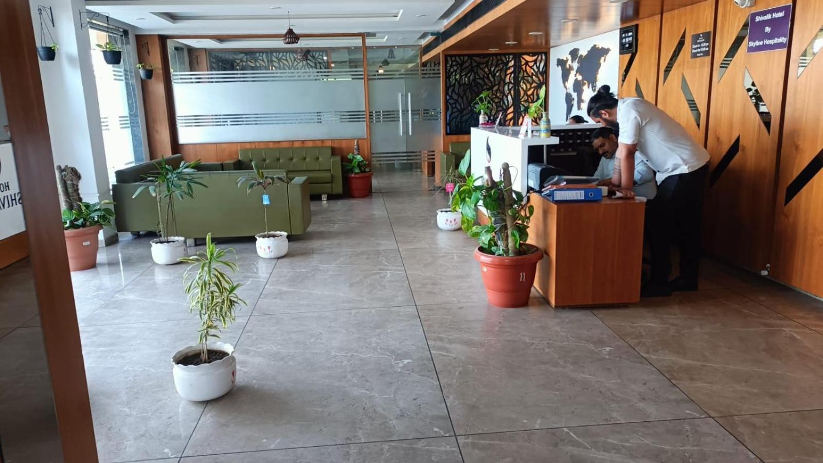 Hotel Shivalik - Mehsana Mahesana Exterior foto