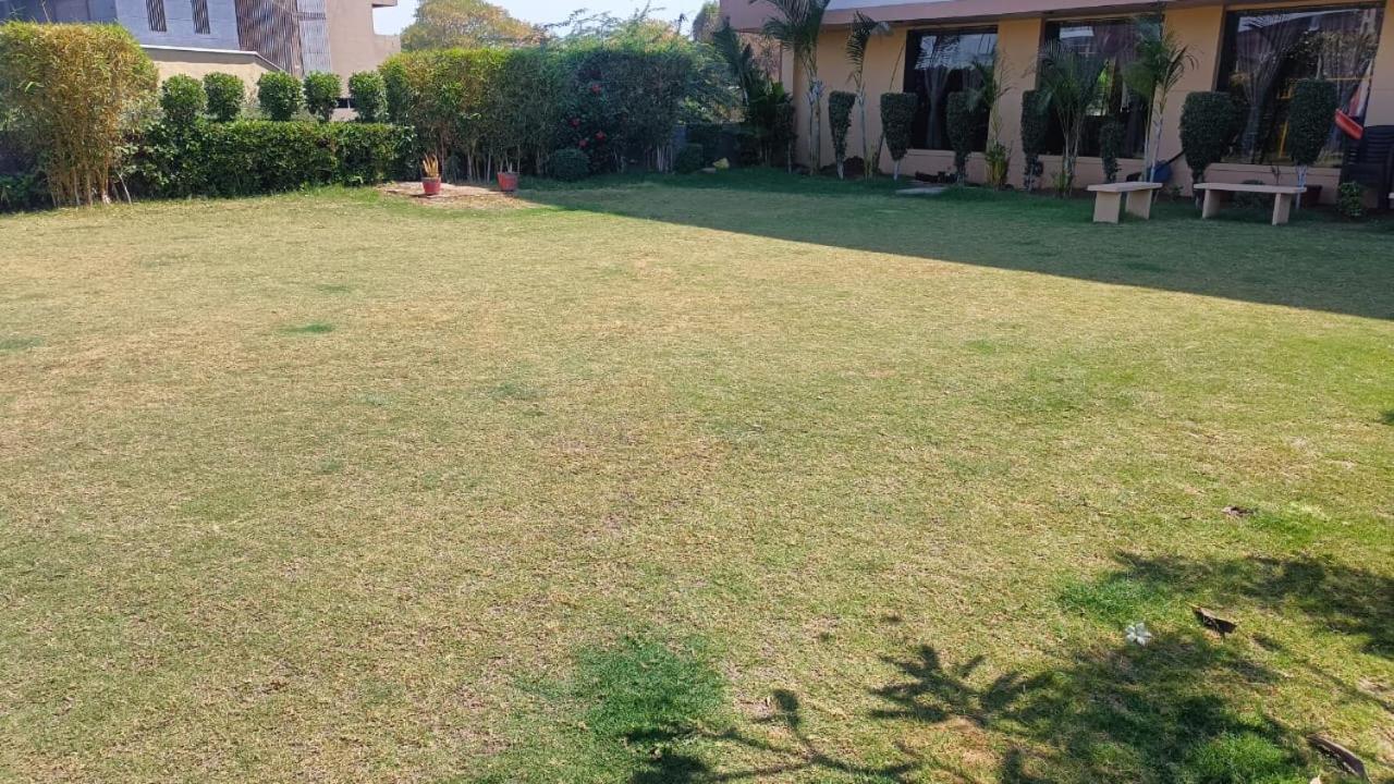 Hotel Shivalik - Mehsana Mahesana Exterior foto